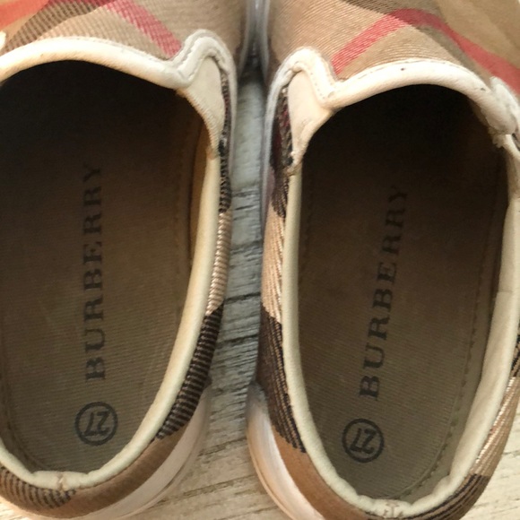 Authentic Burberry Toddler Sz 10 Shoes - Picture 5 of 8